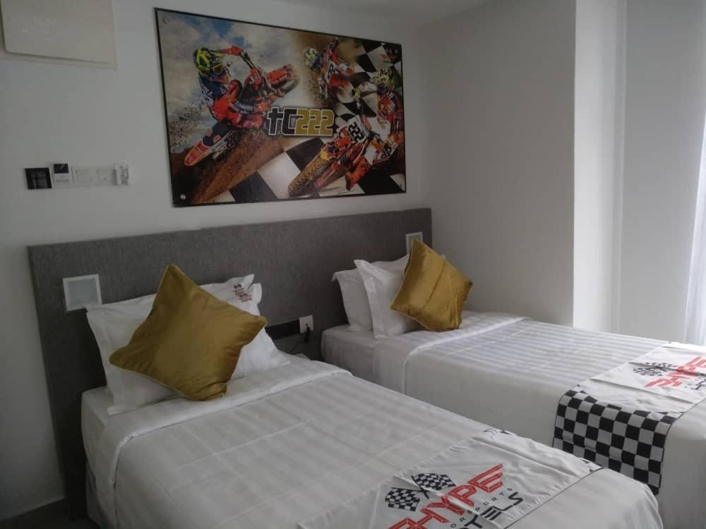 Hype Motorsports Hotel Pd Porto Dickson Exterior foto