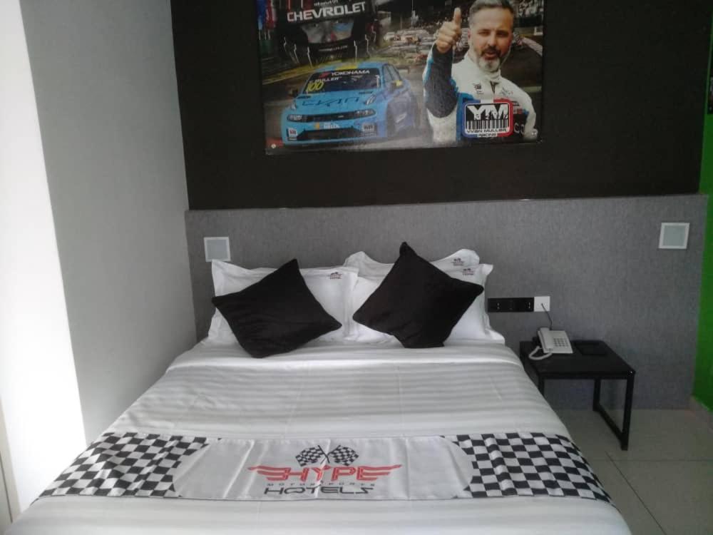 Hype Motorsports Hotel Pd Porto Dickson Exterior foto