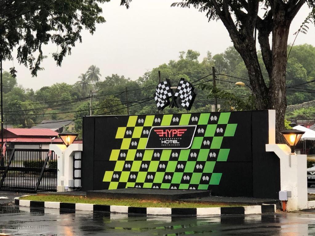 Hype Motorsports Hotel Pd Porto Dickson Exterior foto