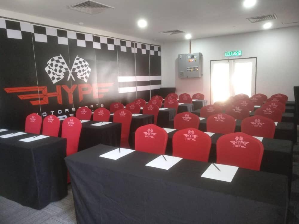 Hype Motorsports Hotel Pd Porto Dickson Exterior foto