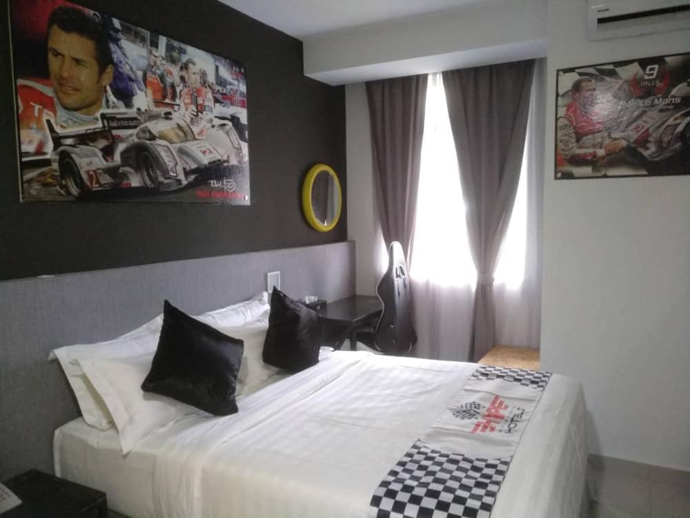 Hype Motorsports Hotel Pd Porto Dickson Exterior foto