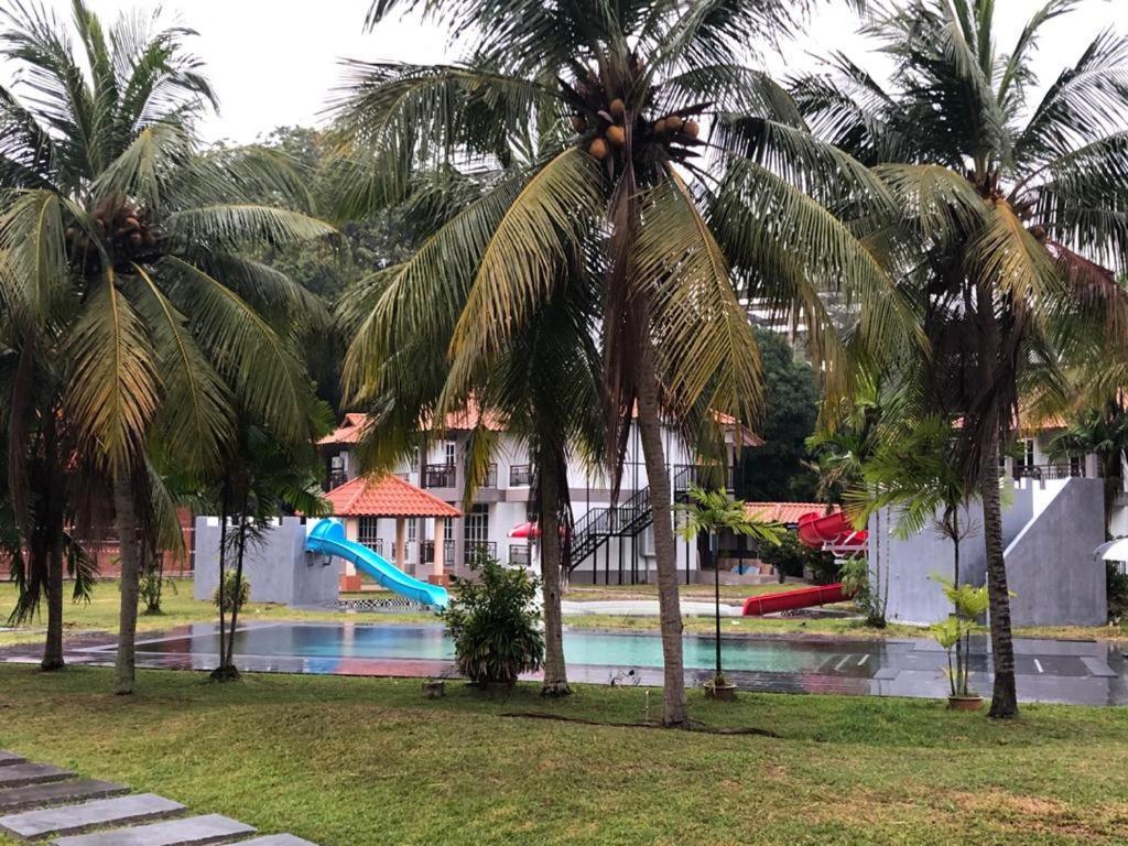 Hype Motorsports Hotel Pd Porto Dickson Exterior foto