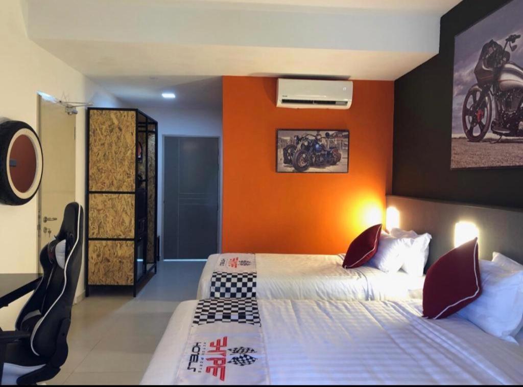 Hype Motorsports Hotel Pd Porto Dickson Exterior foto