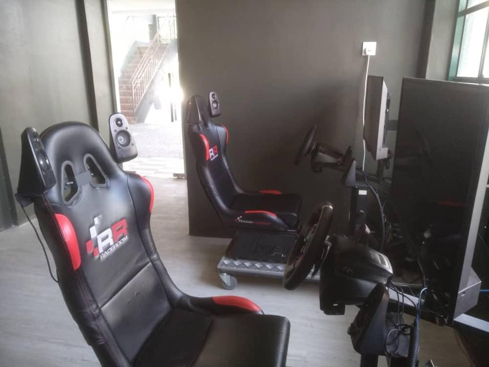 Hype Motorsports Hotel Pd Porto Dickson Exterior foto