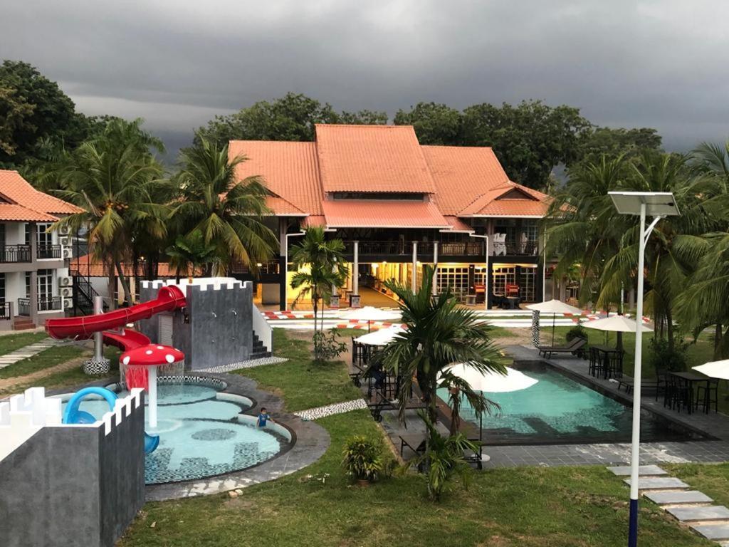Hype Motorsports Hotel Pd Porto Dickson Exterior foto